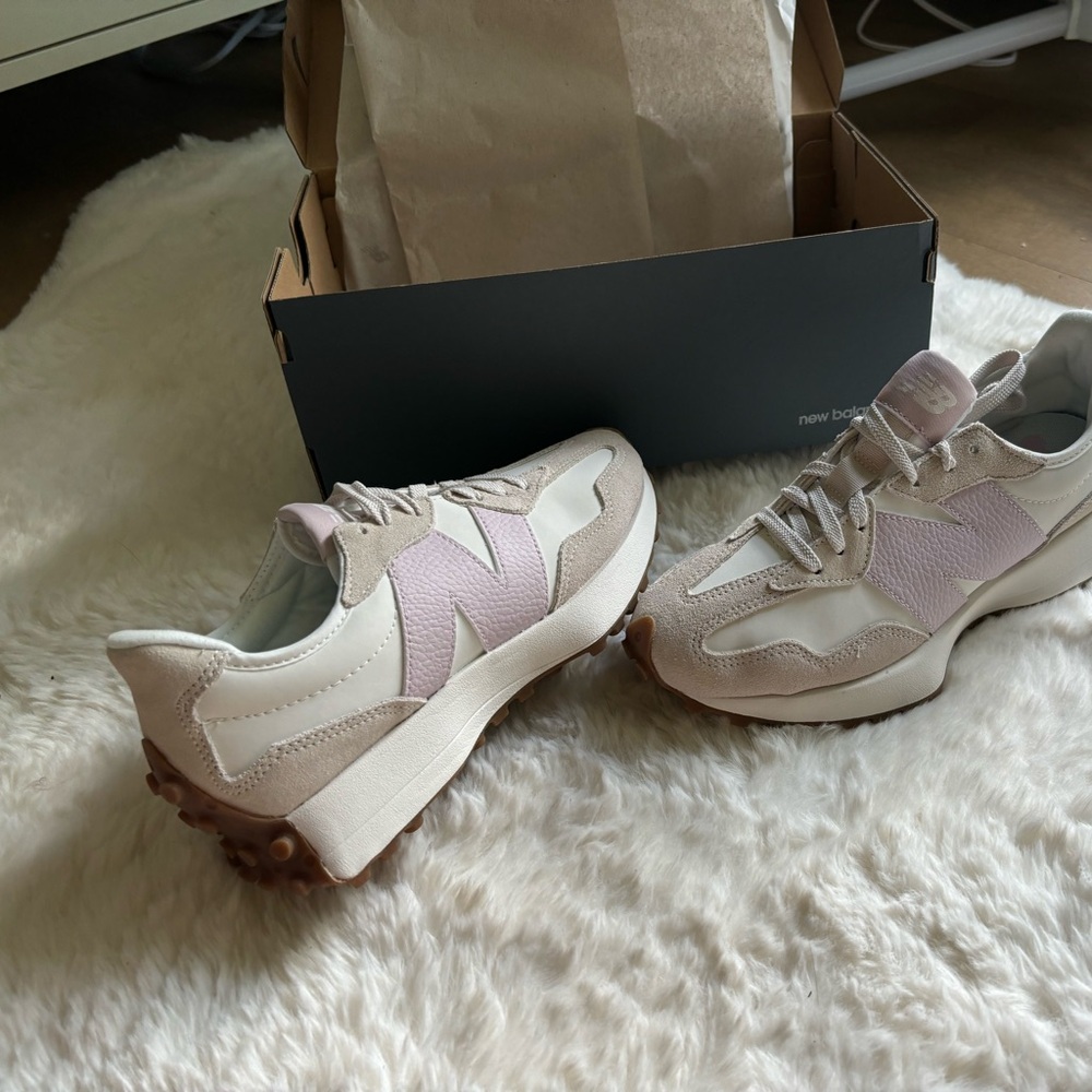 Women’s new balance tennis shoes